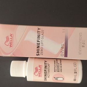 Wella in shade 07/81 Medium blonde pearlash+ d